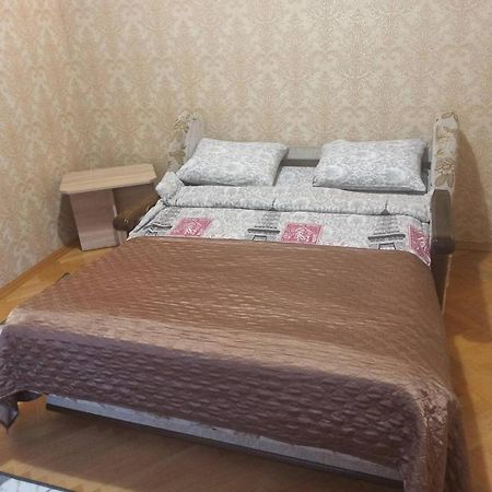 Smart Yellow Apartment-15 Хв Від Жд Вокзалу Lviv Bagian luar foto