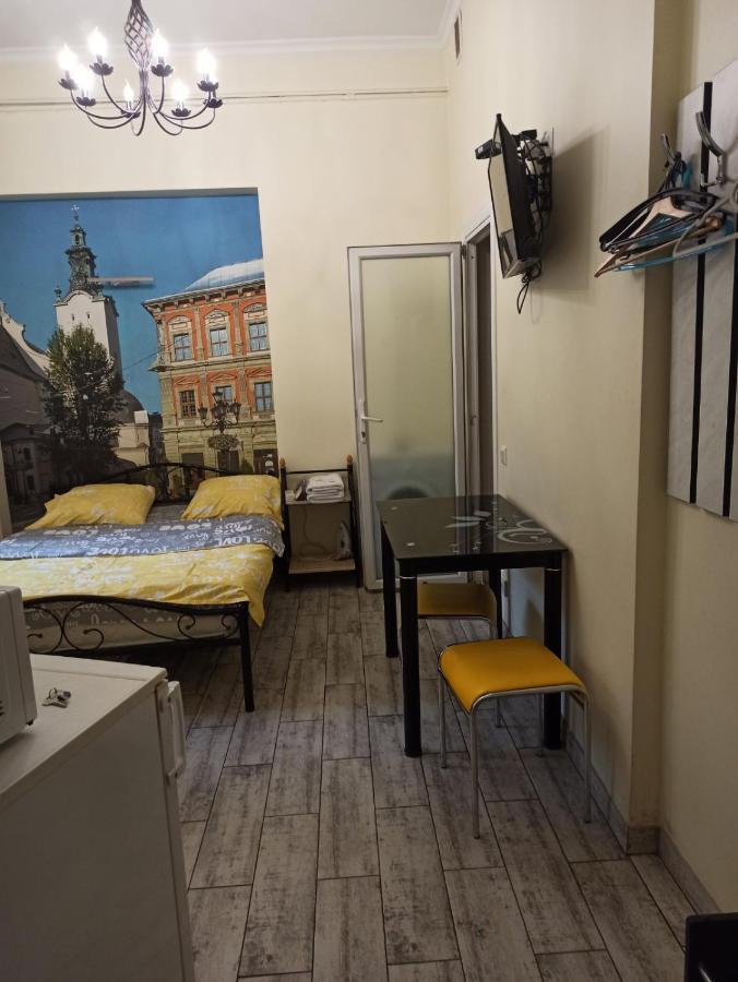 Smart Yellow Apartment-15 Хв Від Жд Вокзалу Lviv Bagian luar foto